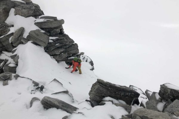 Sandro beim Einstieg zum Gipfelgrat auf ca 3350m